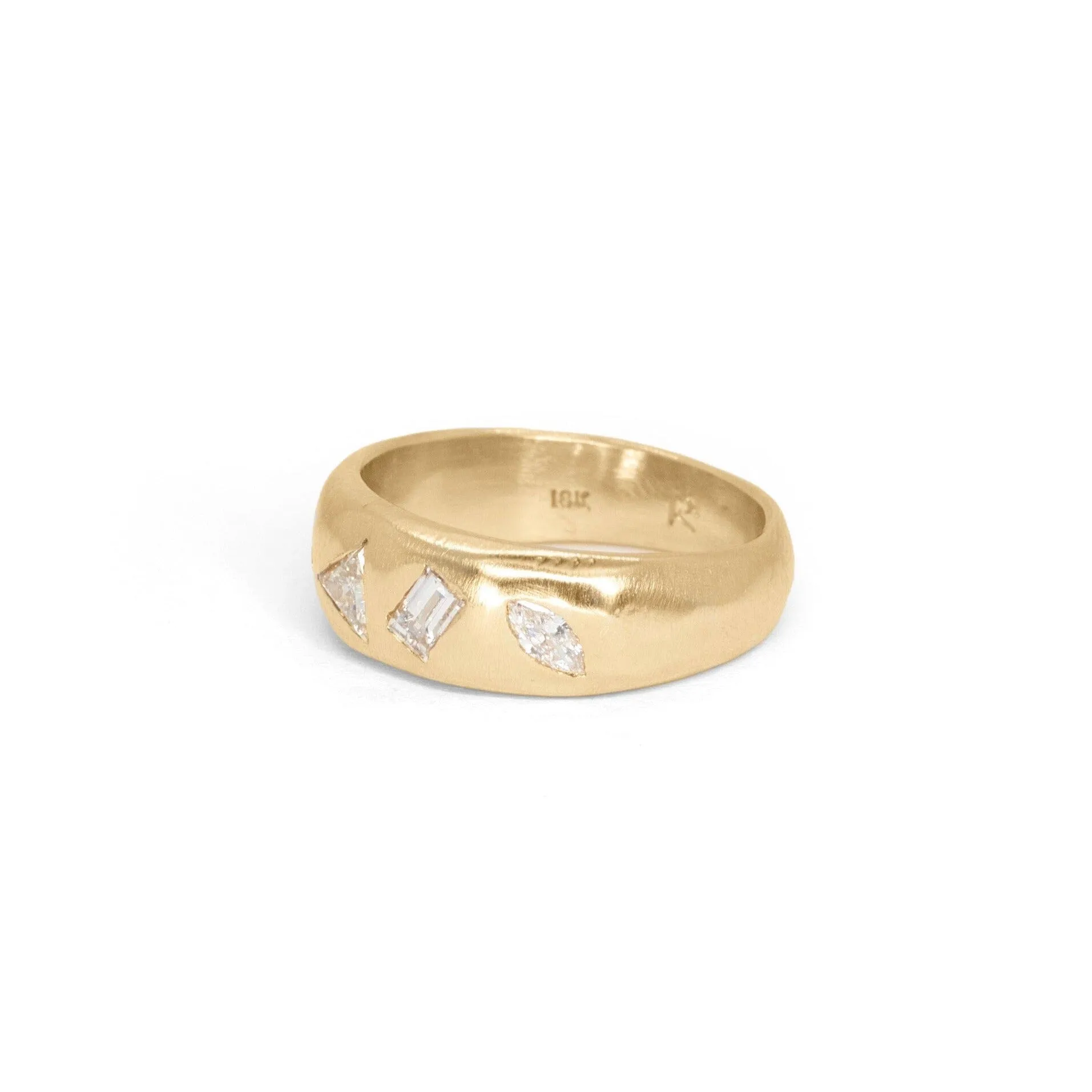 18K Smooth Geometric Diamond Band