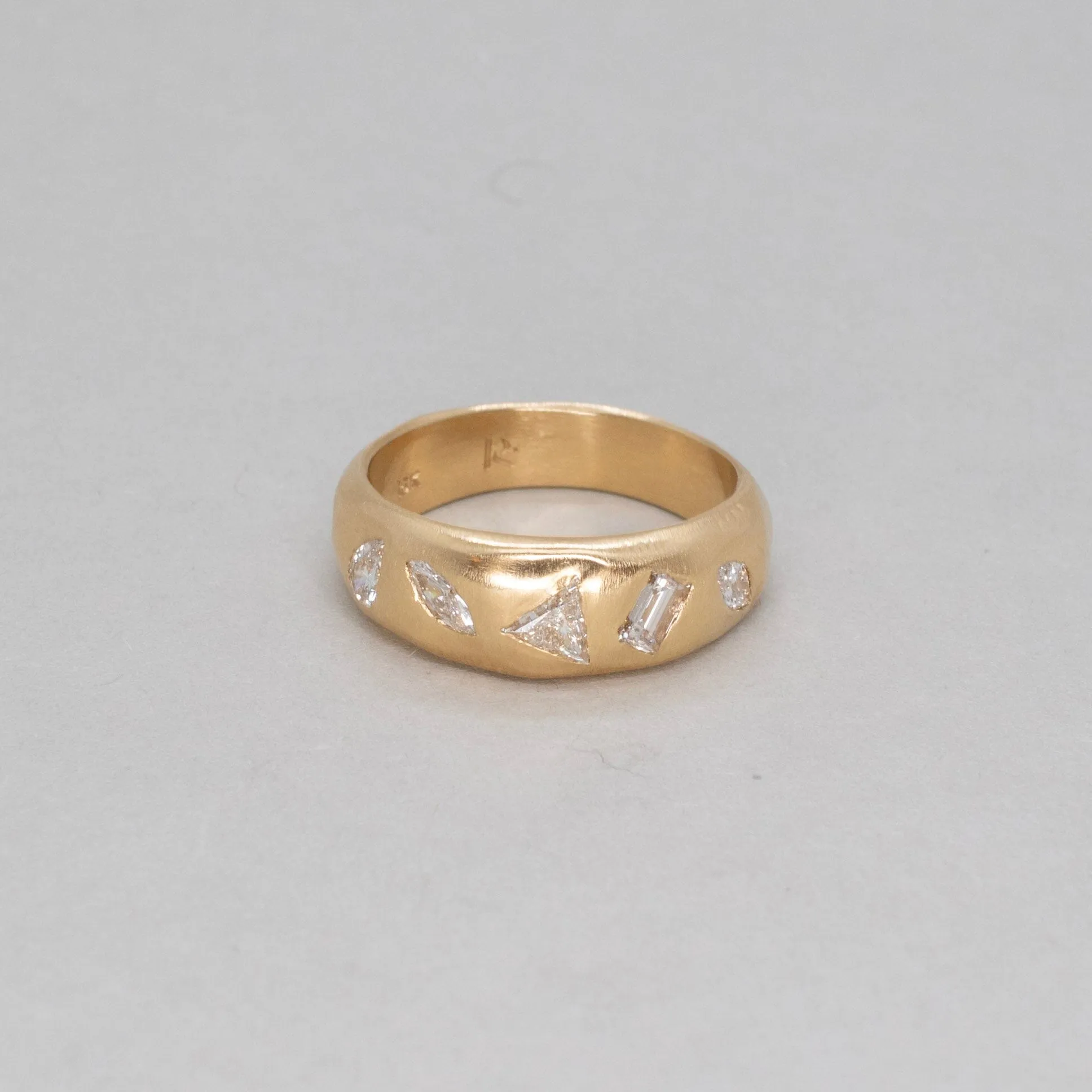 18K Smooth Geometric Diamond Band