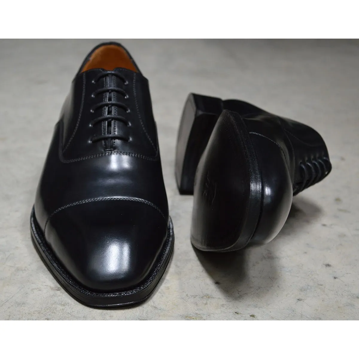 Berwick 1707 Premium Grade Cordovan Straight Cap Oxford (5217) - Black