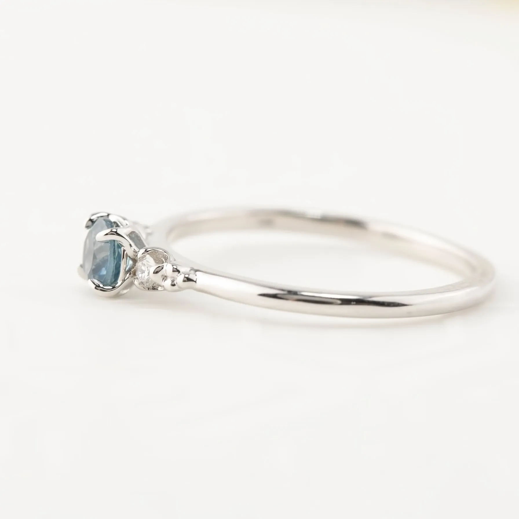 Estel Ring - 4mm 0.30ct Montana Sapphire, 14k White Gold