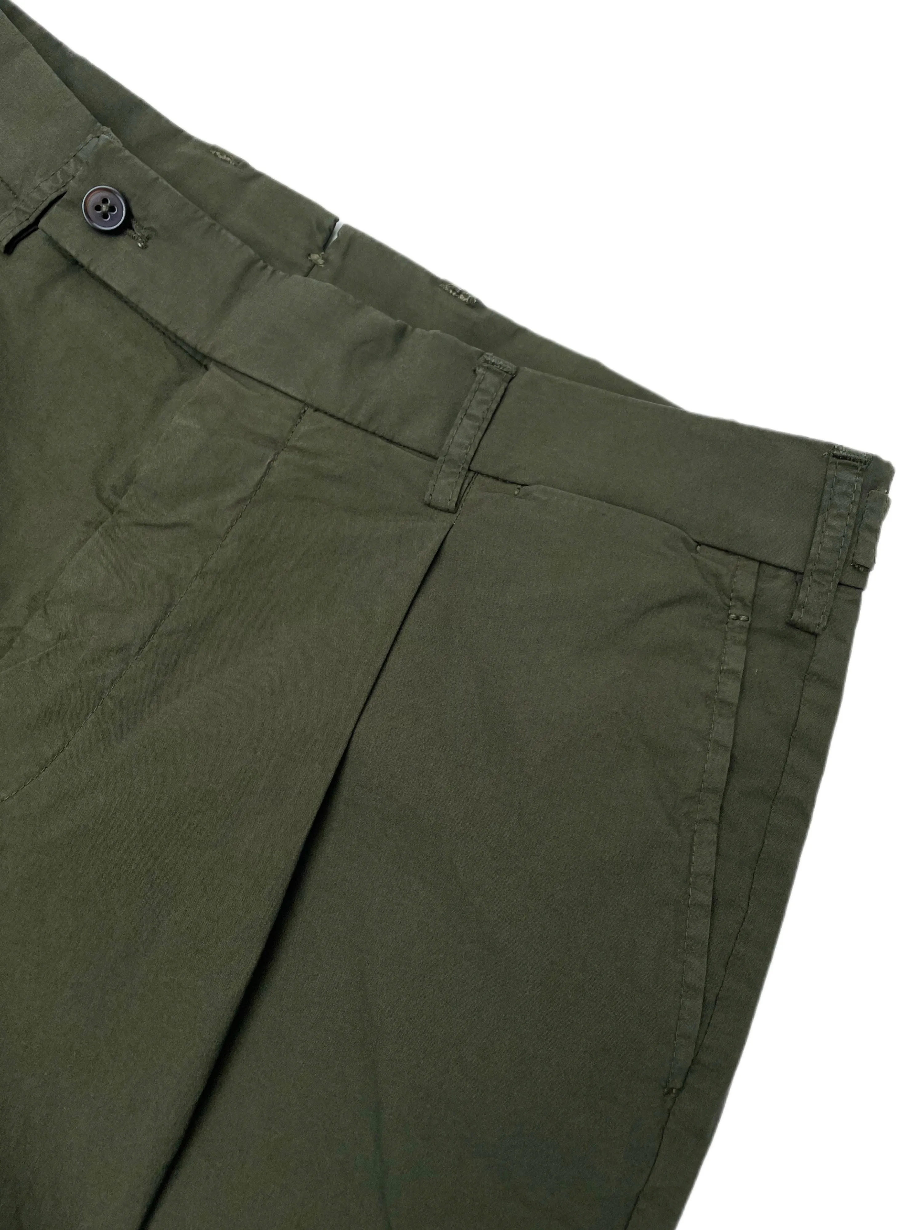 FRESH Cotton One-Pleat Shorts In Military Green