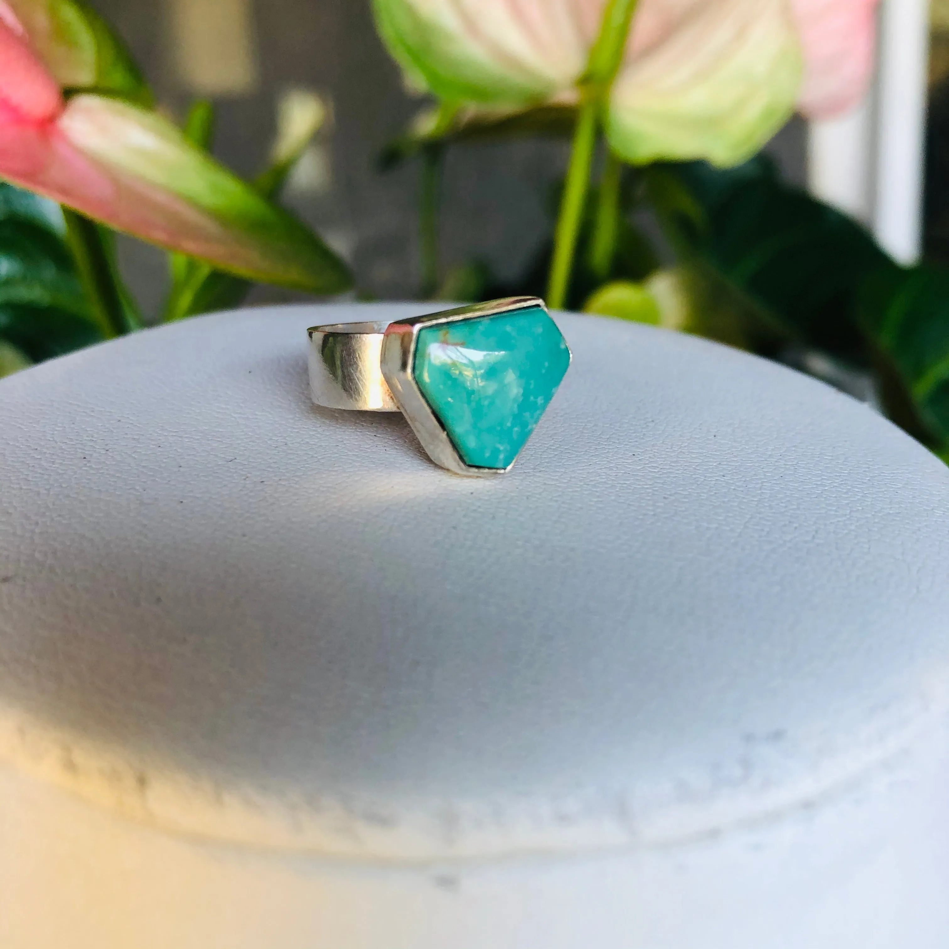 Geometric turquoise band ring