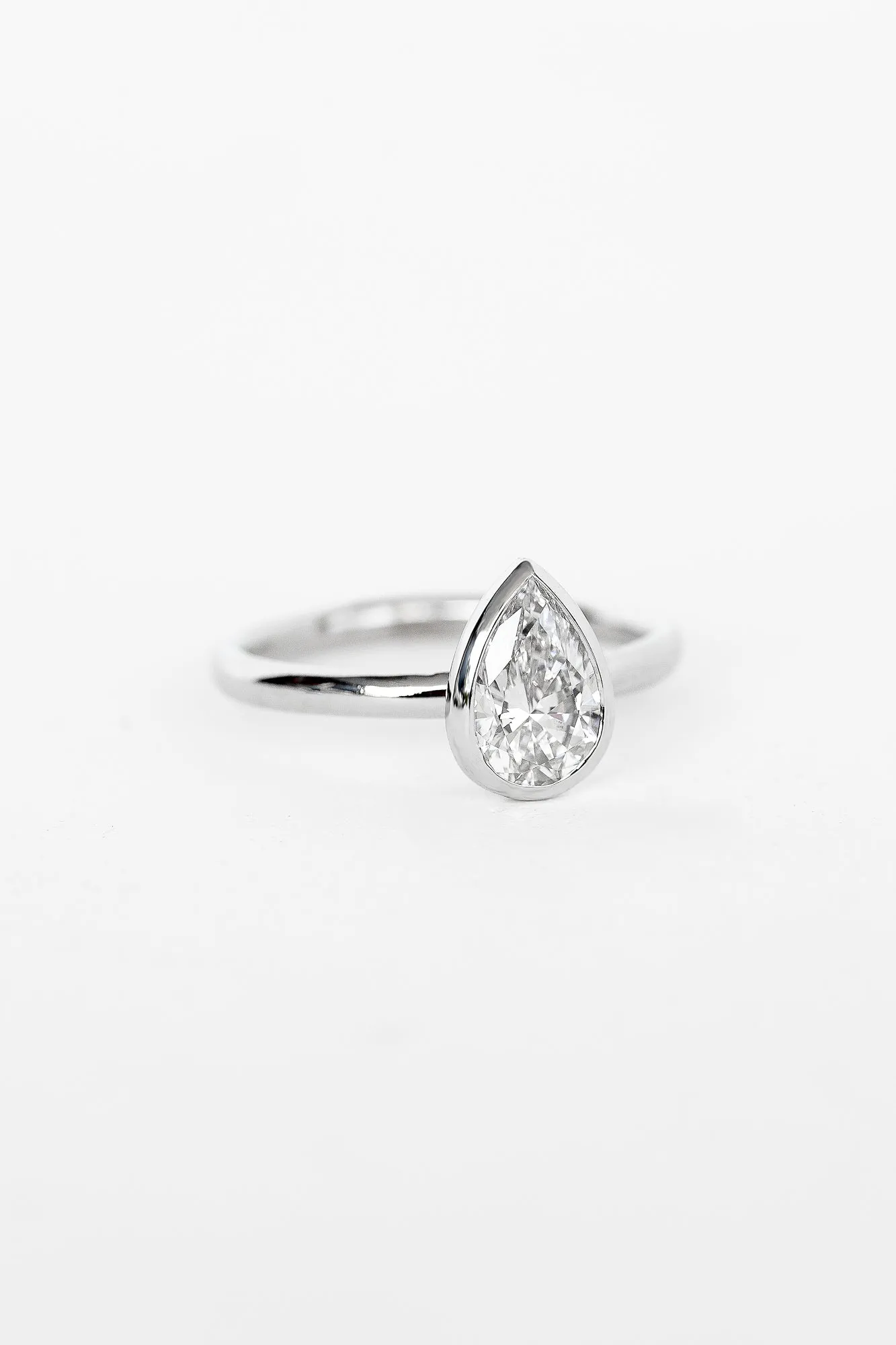 Pear Aura Ring with 1.16ct Lab Diamond