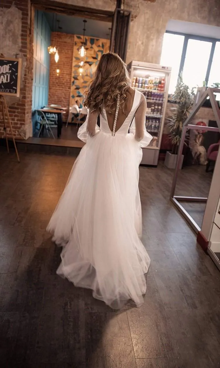 Romantic Wedding Dress Tveisiya with Puffy Sleeves