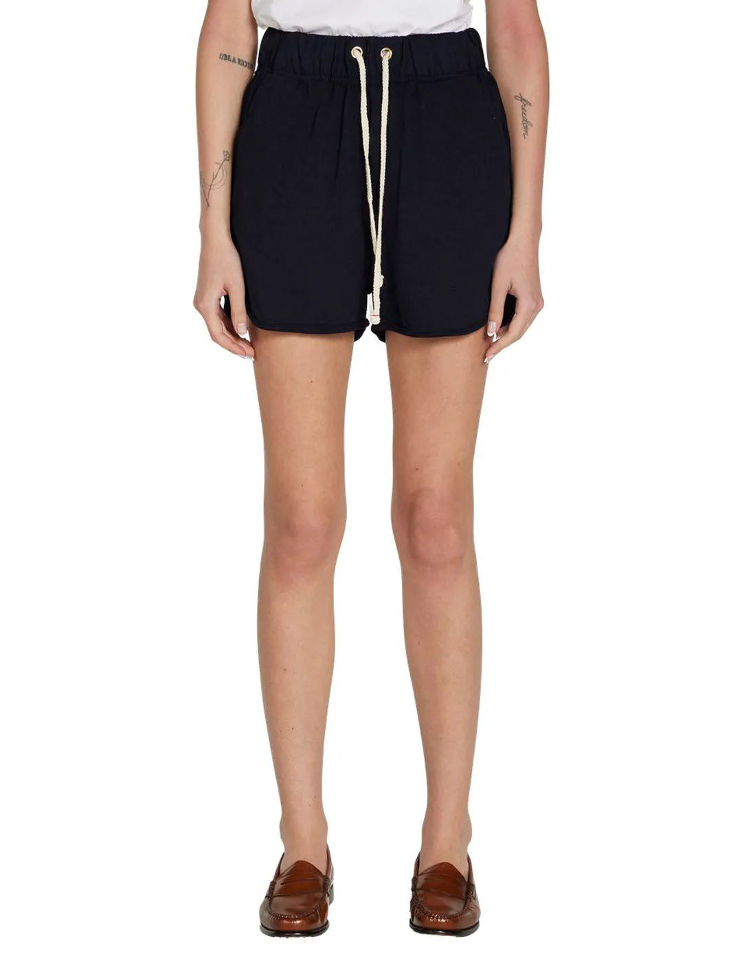 Serena Scallop Short