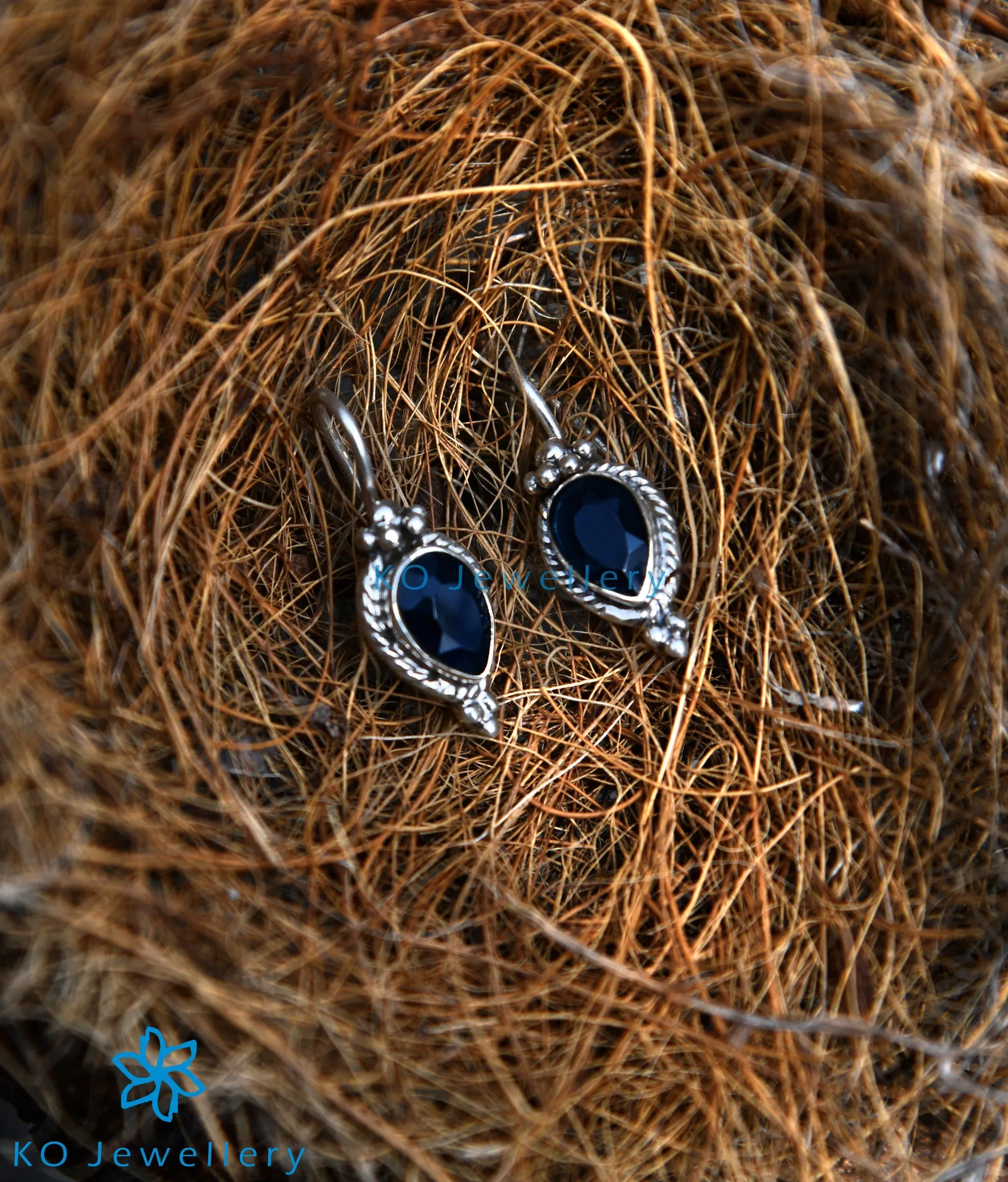 The Varna Silver Gemstone Earrings (Blue)